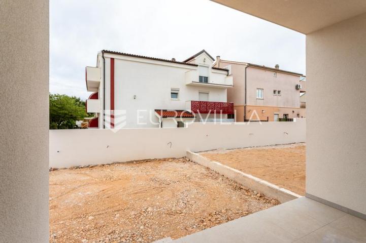 Vodice, prostran trosoban stan, 125,82 m²