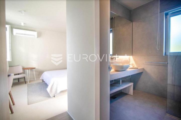 Istra, Buje, eskluzivna villa s prekrasnim pogledom na more 