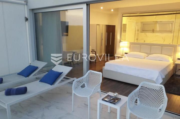 Zadar, Borik, Luksuzna stambena zgrada sa 2 bazena u funkciji turizma