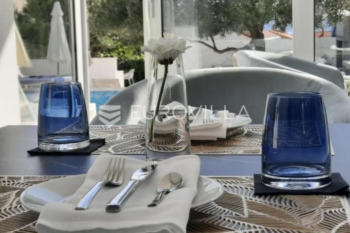 Zadar, Borik, Luksuzna stambena zgrada sa 2 bazena u funkciji turizma