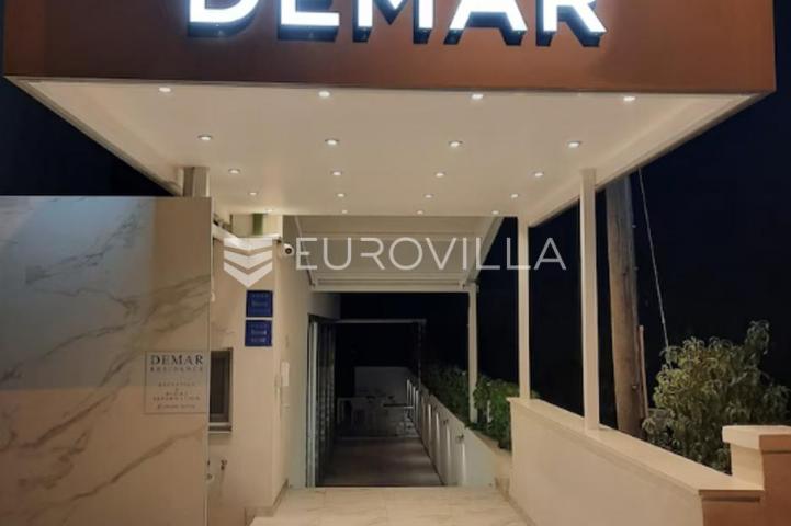 Zadar, Borik, Luksuzna stambena zgrada sa 2 bazena u funkciji turizma