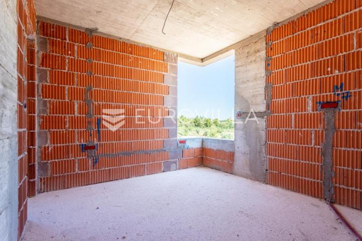Vodice, lijep dvosoban stan s pogledom na more, 97,28 m²