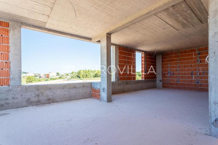 Vodice, lijep dvosoban stan s pogledom na more, 97,28 m²