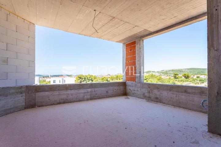 Vodice, lijep dvosoban stan s pogledom na more, 97,28 m²