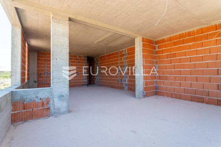 Vodice, lijep dvosoban stan s pogledom na more, 97,28 m²