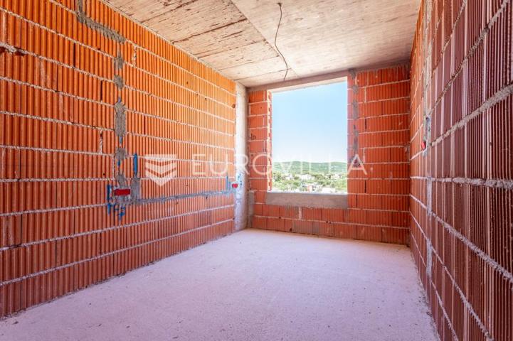 Vodice, lijep dvosoban stan s pogledom na more, 97,28 m²