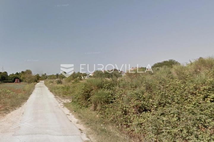 Istra, Pula, veliko  građevinsko zemljište  5000 m2 - industrijska zona