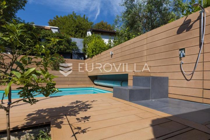 Crikvenica, Dramalj, moderan trosoban apartman s jacuzzijem, vrtom, bazenom i pogledom na more