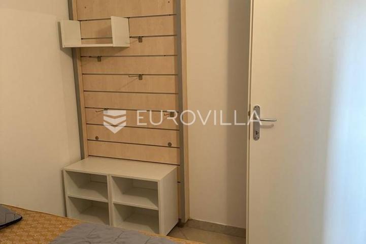 Istra, Barbariga, trosoban stan 50 m² u podrumskom dijelu stambene zgrade, pogled more