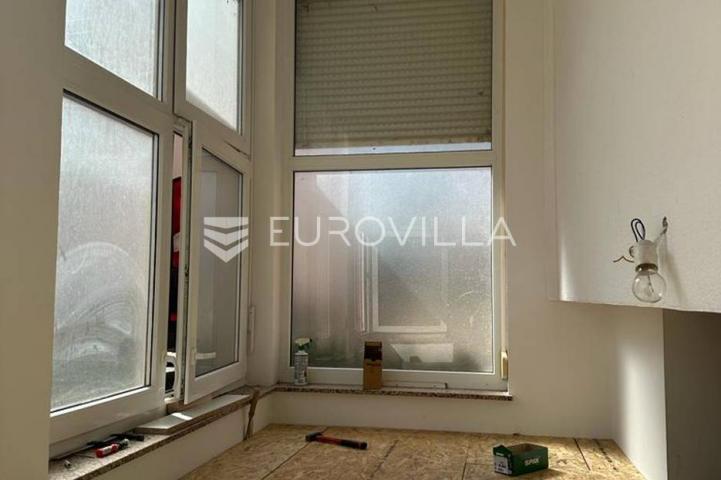 Istra, Barbariga, trosoban stan 50 m² u podrumskom dijelu stambene zgrade, pogled more