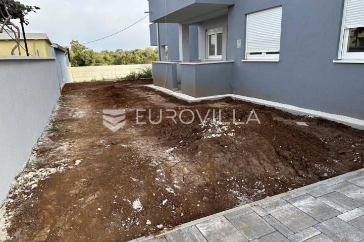 Šišan, trosoban stan s neto korisnom površinom od 76,25 m² i velikim vrtom