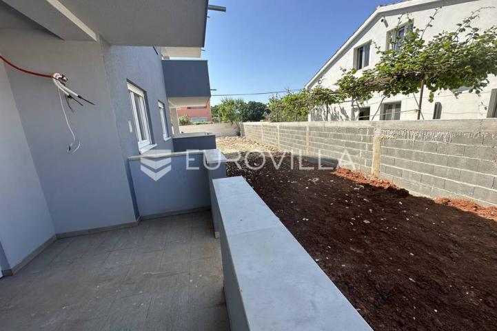 Šišan, trosoban stan s neto korisnom površinom od 76,25 m² i velikim vrtom