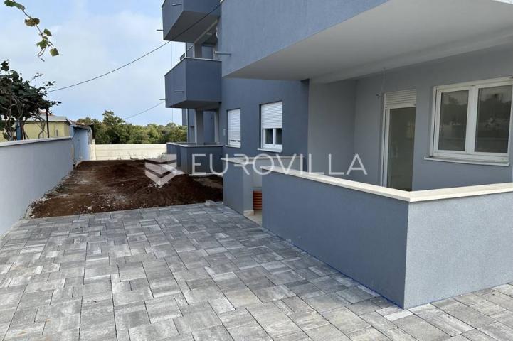 Šišan, trosoban stan s neto korisnom površinom od 76,25 m² i velikim vrtom