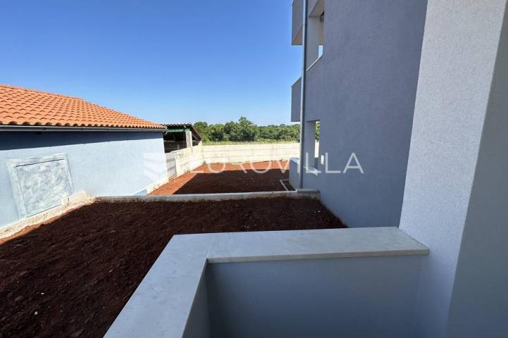 Šišan, trosoban stan s neto korisnom površinom od 76,25 m² i velikim vrtom