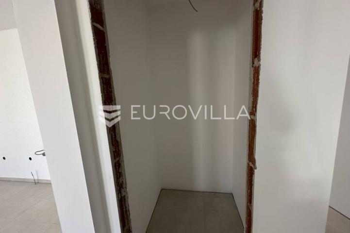 Šišan, trosoban stan s neto korisnom površinom od 76,25 m² i velikim vrtom