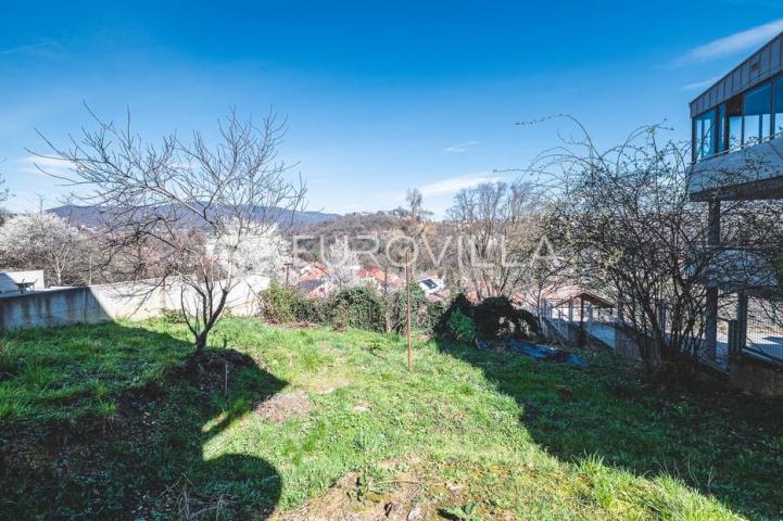 Zagreb, Fraterščica  atraktivno zemljište 562 m2 sa starom kućom i predivnim pogledom