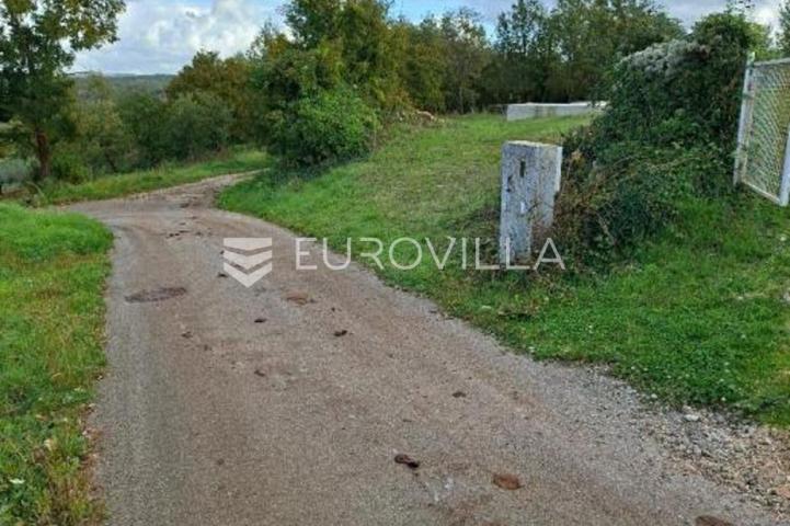Vižinada, Brig, građevinsko zemljište s projektom i ishodovanom građevinskom dozvolom