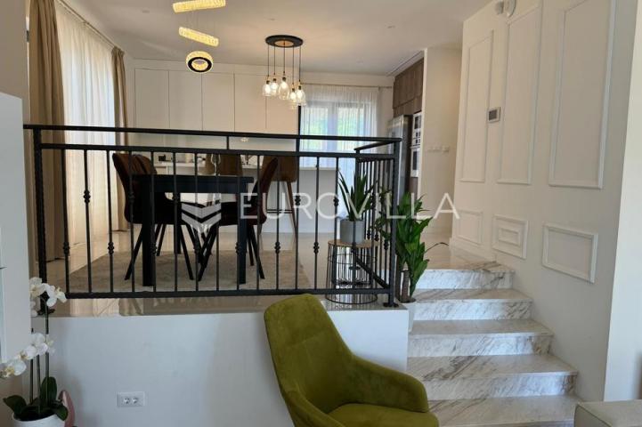 Selce, Crikvenica, izuzetna luksuzna vila, neto korisna površina 400 m² s bazenom i pogledom na more