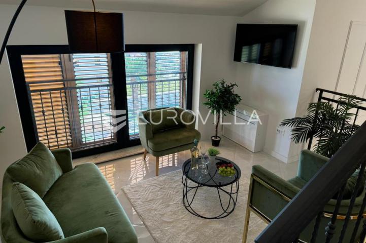 Selce, Crikvenica, izuzetna luksuzna vila, neto korisna površina 400 m² s bazenom i pogledom na more