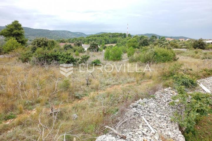 Brač, Donji Humac, zemljište u gospodarskoj zoni