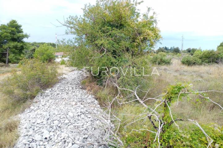 Brač, Donji Humac, zemljište u gospodarskoj zoni
