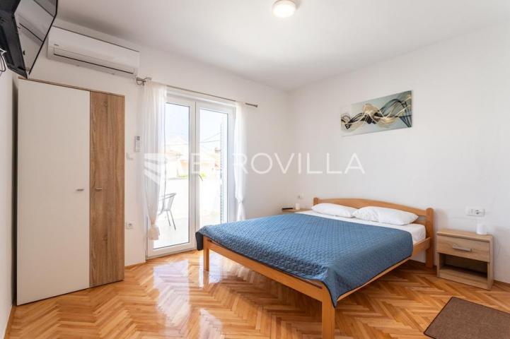 Vodice, apartmanska kuća – idealna investicija za turizam!
