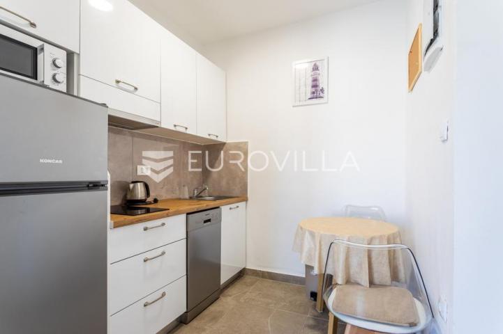 Vodice, apartmanska kuća – idealna investicija za turizam!