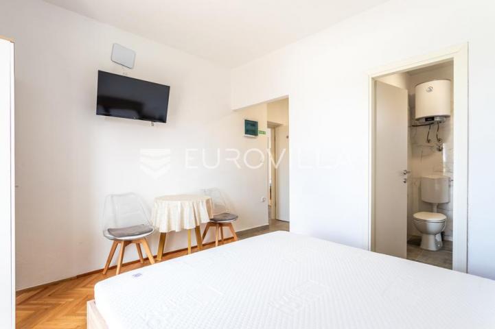 Vodice, apartmanska kuća – idealna investicija za turizam!