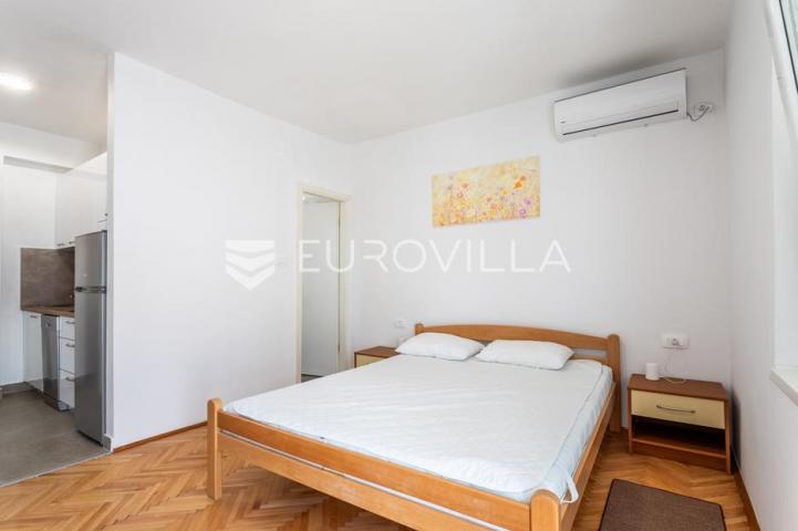 Vodice, apartmanska kuća – idealna investicija za turizam!