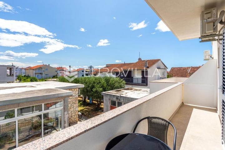 Vodice, apartmanska kuća – idealna investicija za turizam!
