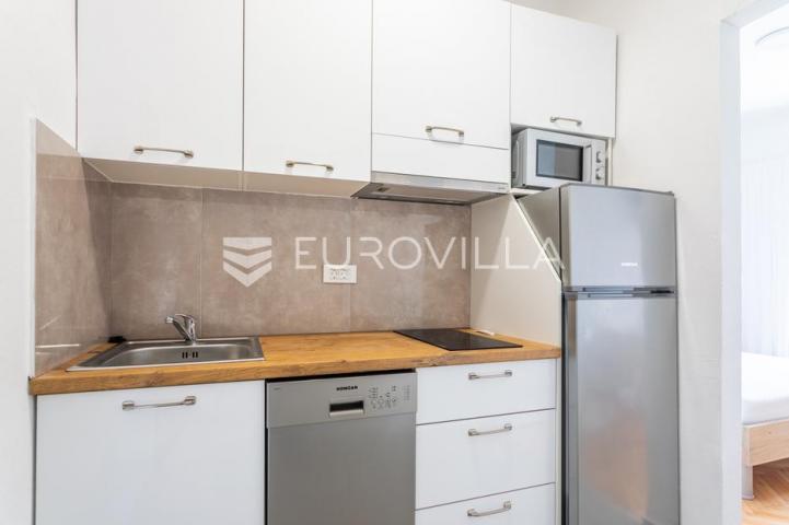 Vodice, apartmanska kuća – idealna investicija za turizam!