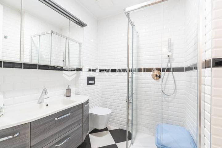 Rovinj, samostojeća vila centar Rovinja pogled more 400 m²