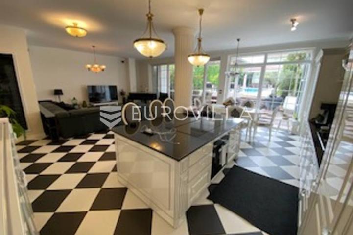 Rovinj, samostojeća vila centar Rovinja pogled more 400 m²