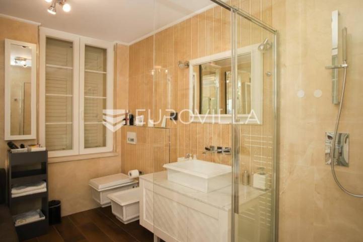 Rovinj, samostojeća vila centar Rovinja pogled more 400 m²
