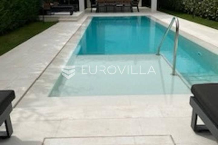 Rovinj, samostojeća vila centar Rovinja pogled more 400 m²