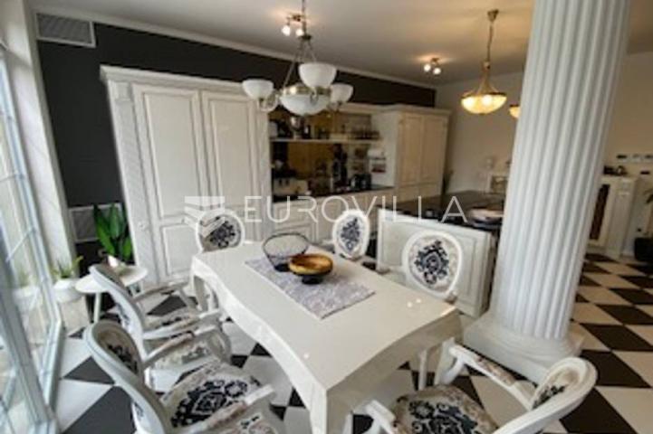 Rovinj, samostojeća vila centar Rovinja pogled more 400 m²