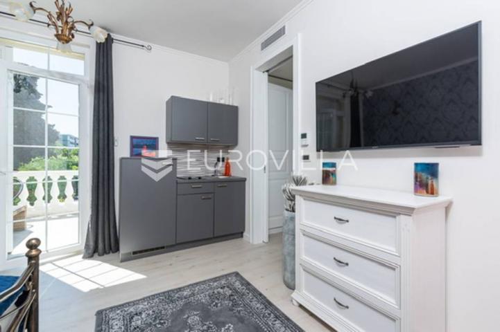 Rovinj, samostojeća vila centar Rovinja pogled more 400 m²