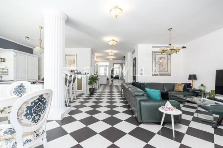 Rovinj, samostojeća vila centar Rovinja pogled more 400 m²