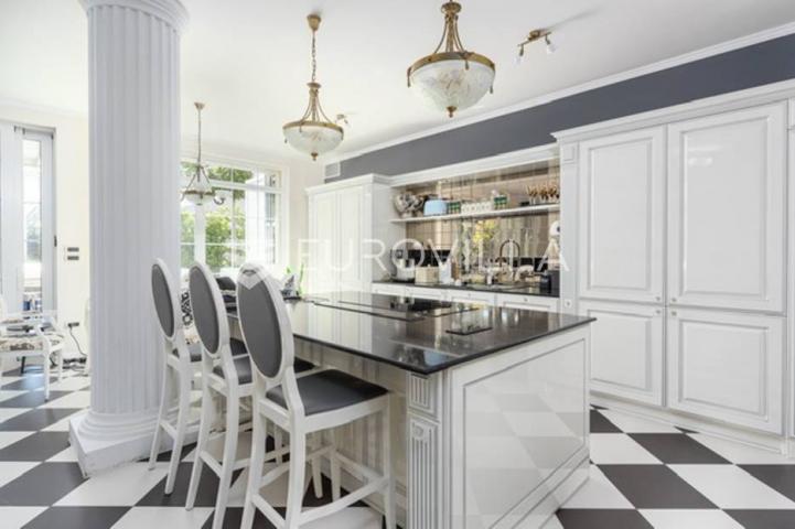 Rovinj, samostojeća vila centar Rovinja pogled more 400 m²