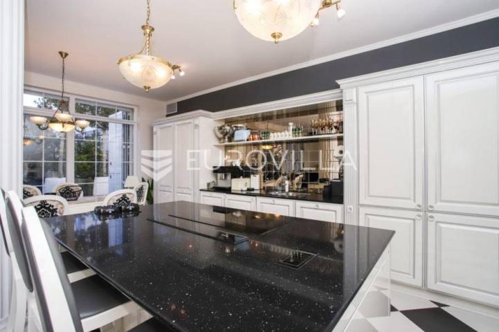Rovinj, samostojeća vila centar Rovinja pogled more 400 m²