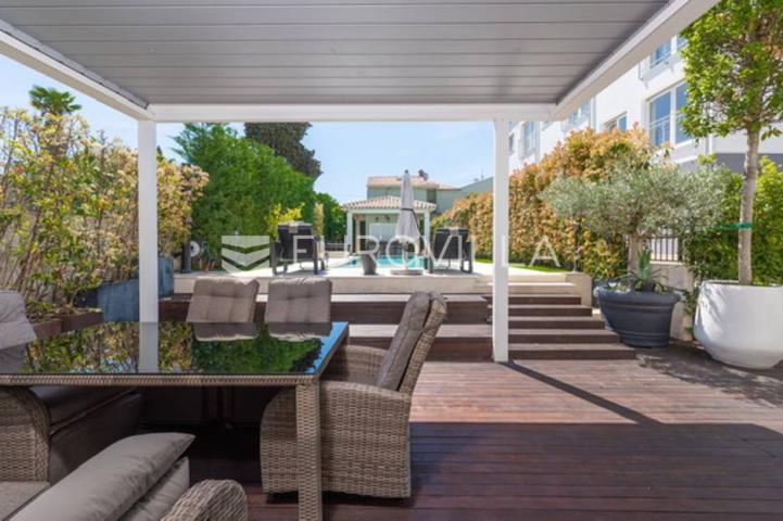 Rovinj, samostojeća vila centar Rovinja pogled more 400 m²