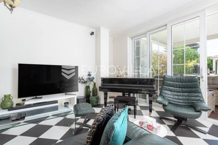 Rovinj, samostojeća vila centar Rovinja pogled more 400 m²
