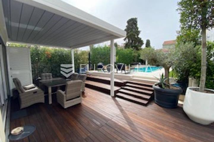 Rovinj, samostojeća vila centar Rovinja pogled more 400 m²