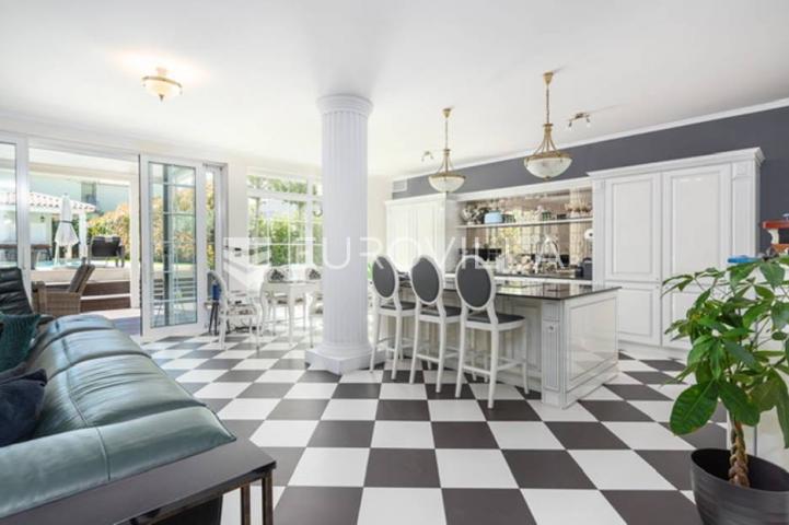 Rovinj, samostojeća vila centar Rovinja pogled more 400 m²