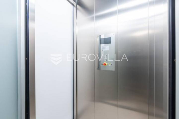 Rovinj, samostojeća vila centar Rovinja pogled more 400 m²