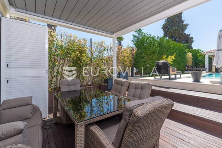 Rovinj, samostojeća vila centar Rovinja pogled more 400 m²