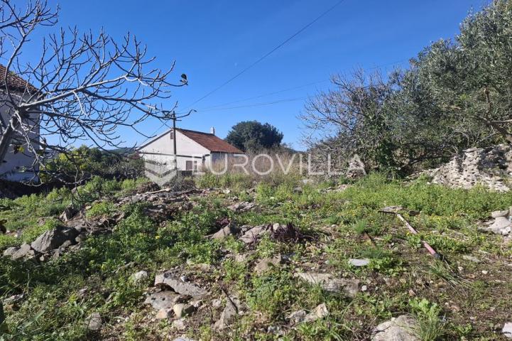 Hvar, Sućuraj, građevinsko zemljište 437 m², 50 m od mora