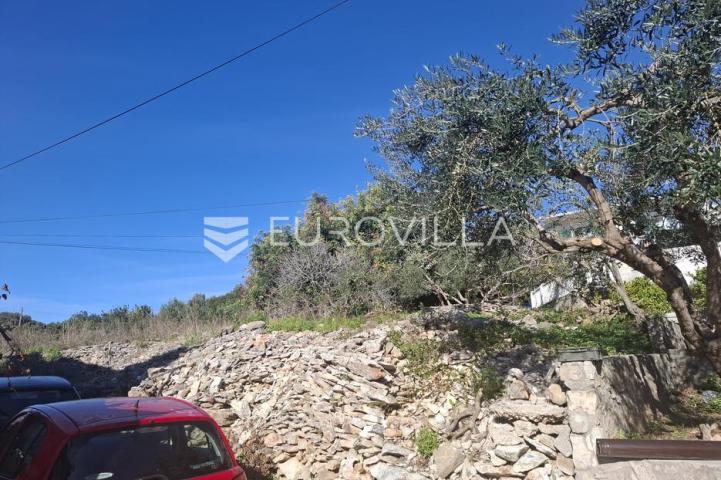 Hvar, Sućuraj, građevinsko zemljište 437 m², 50 m od mora