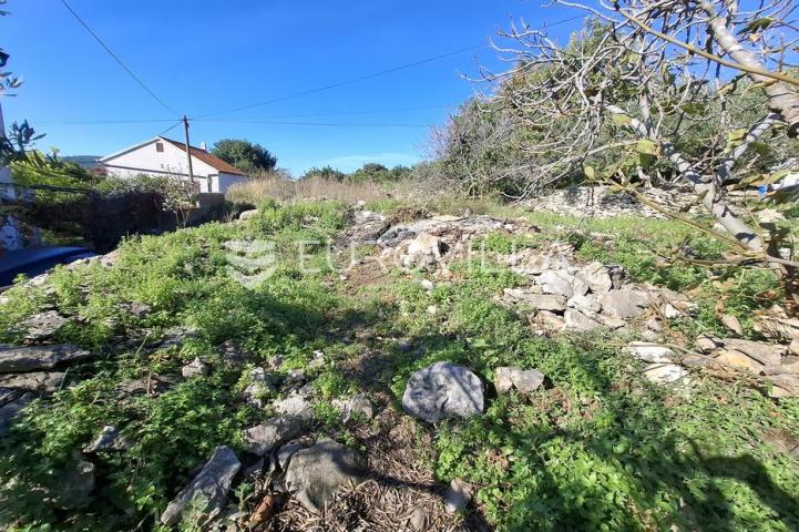 Hvar, Sućuraj, građevinsko zemljište 437 m², 50 m od mora