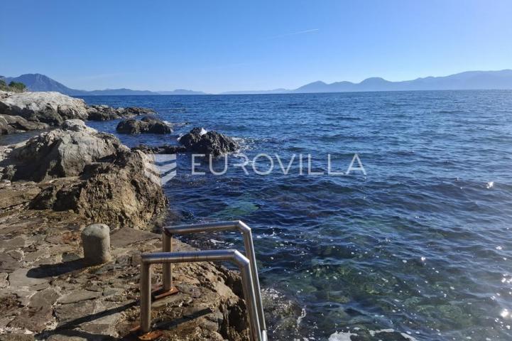 Hvar, Sućuraj, građevinsko zemljište 437 m², 50 m od mora